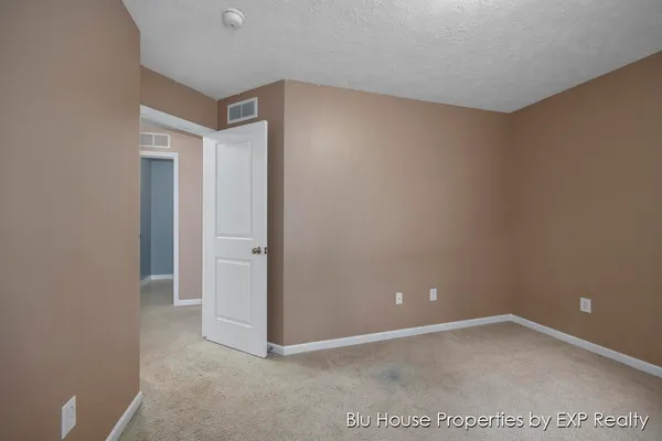 $2,700 | 3689 Maple Hurst Drive Southeast, Grand Rapids, MI 49512