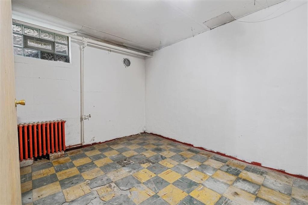 104 Linden Road Canonsburg, PA 15317 - Photo 31 of 48 a view of a room with wooden floor