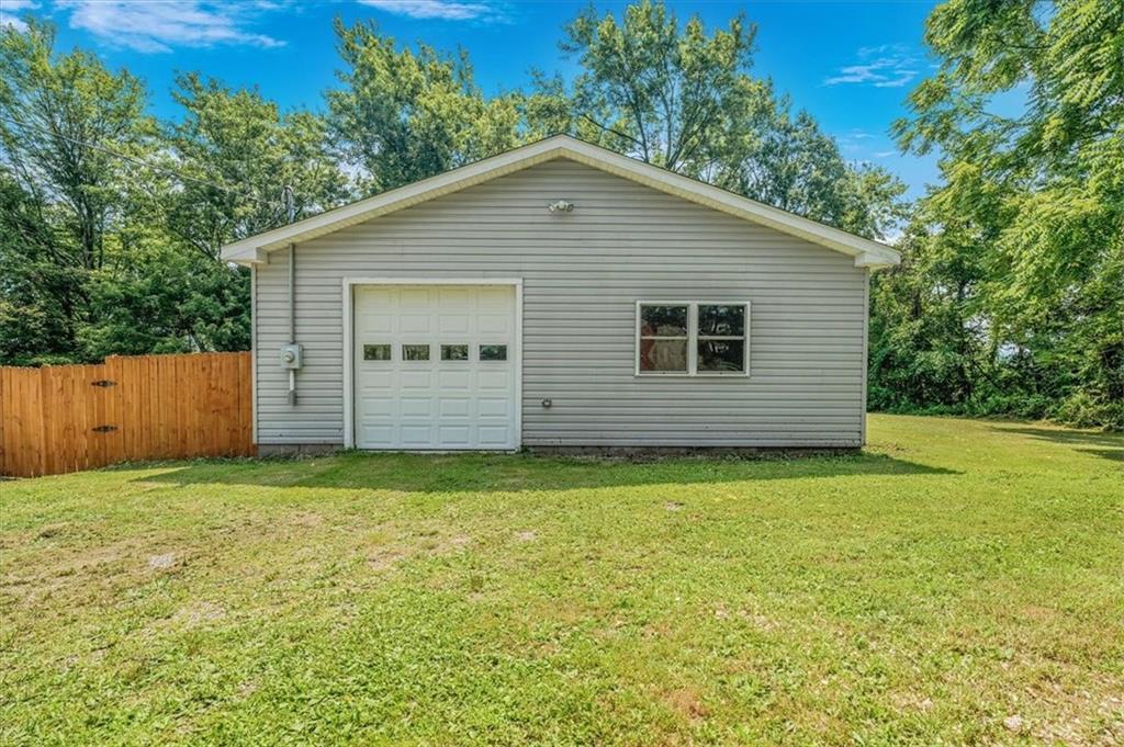 104 Linden Road Canonsburg, PA 15317 - Photo 35 of 48 a view of a backyard with a garden