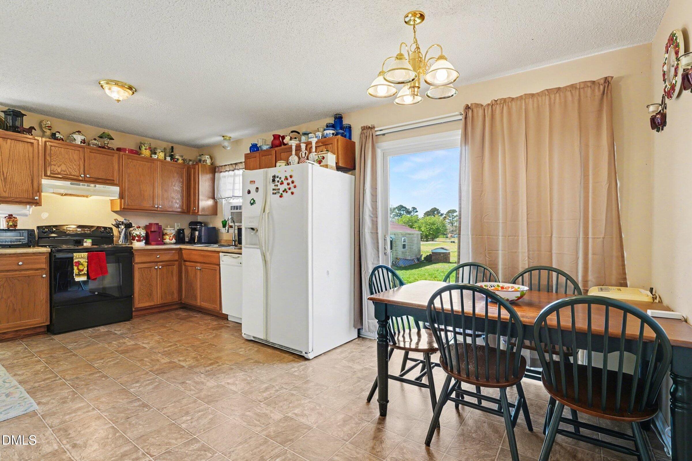 15401 Dunn Road Godwin, NC 28344 - Photo 11 of 31 011_file_2103