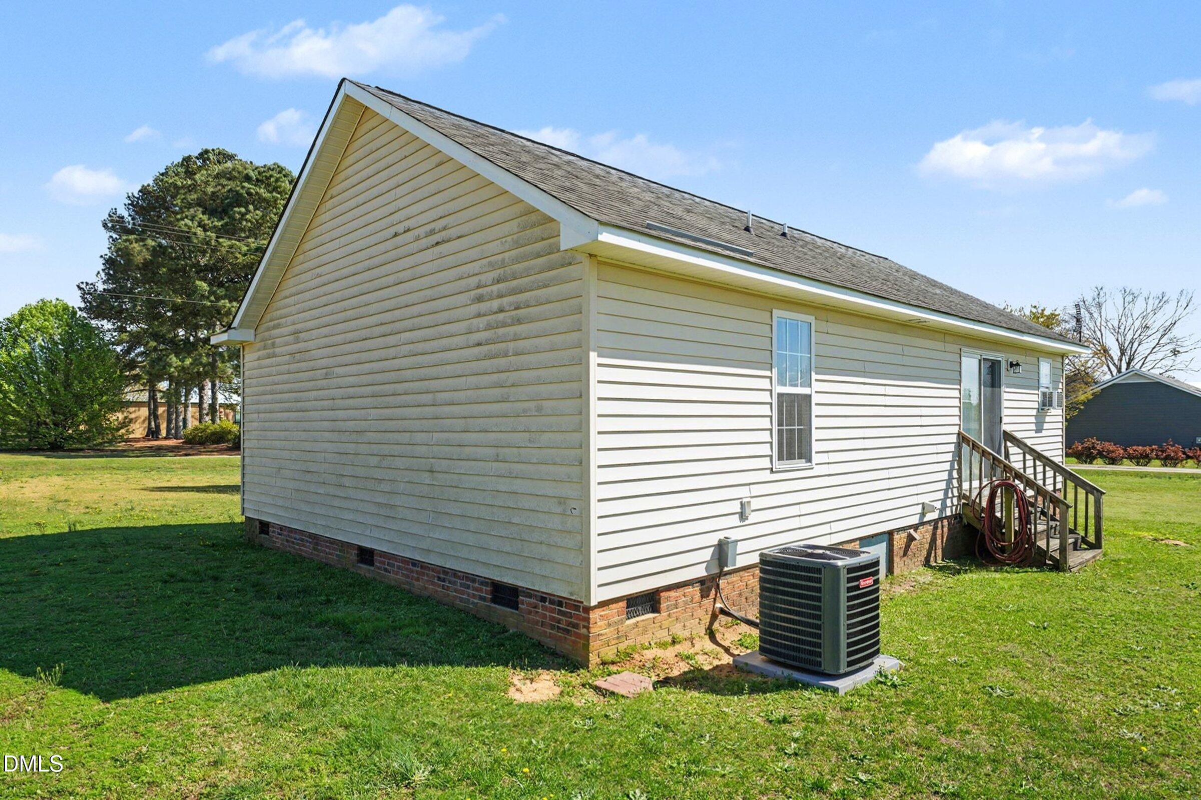 15401 Dunn Road Godwin, NC 28344 - Photo 27 of 31 027_file_5429