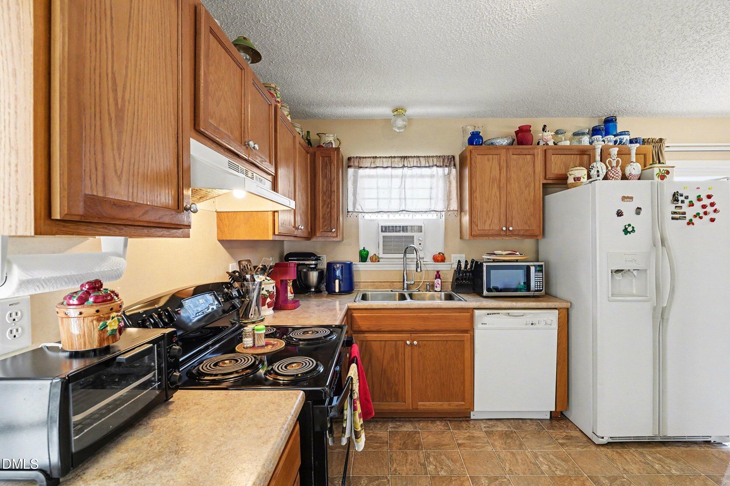 15401 Dunn Road Godwin, NC 28344 - Photo 9 of 31 009_file_4049