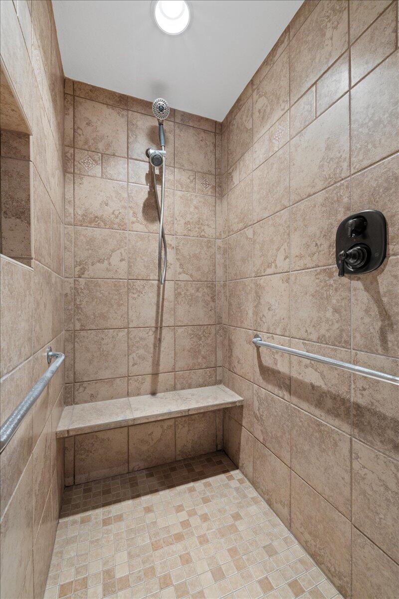 237 Echo Way Eagle Point, OR 97524 - Photo 19 of 31 20
