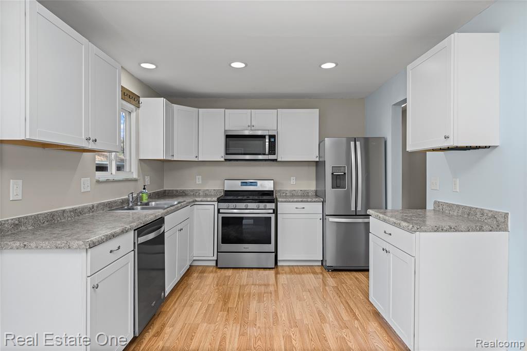 12107 19 Mile Road Sterling Heights, MI 48313 - Photo 5 of 20