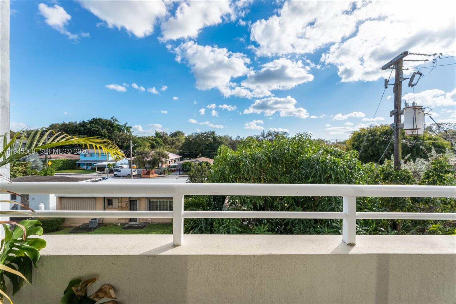 3250 Grand Avenue, Unit 306 Miami, FL 33133 - Photo 27 of 32 a view of a terrace
