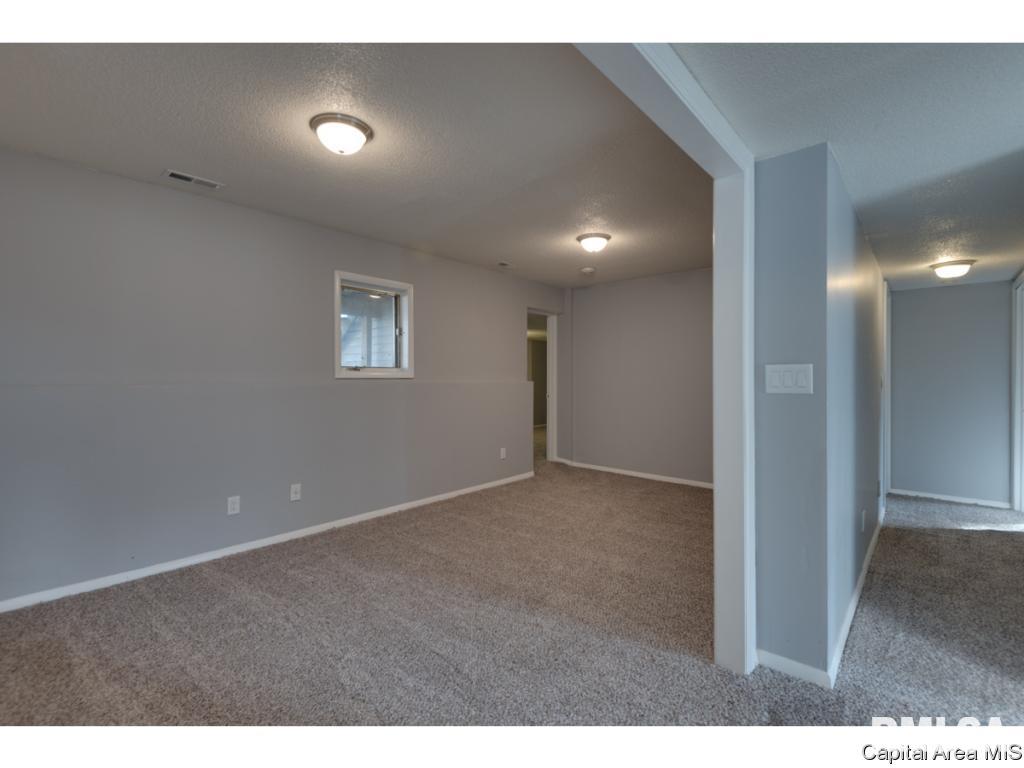 14 Holliday Springfield, IL 62702 - Photo 11 of 21