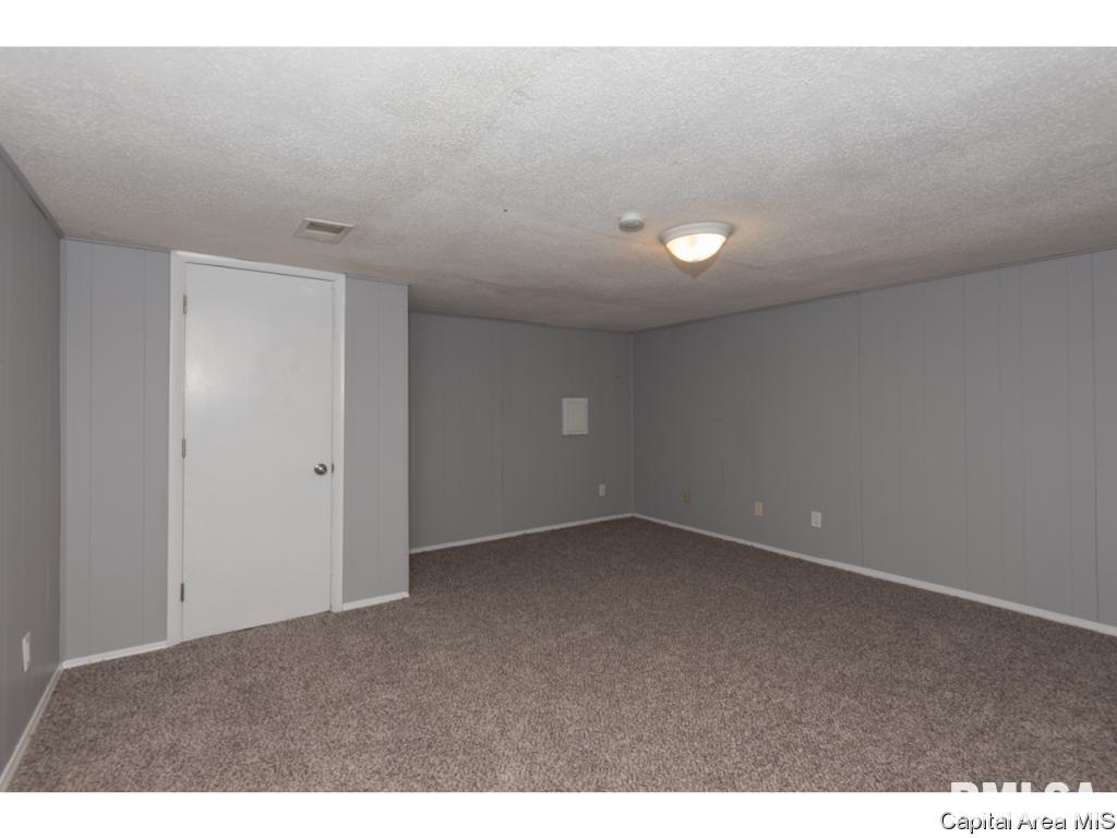 14 Holliday Springfield, IL 62702 - Photo 12 of 21