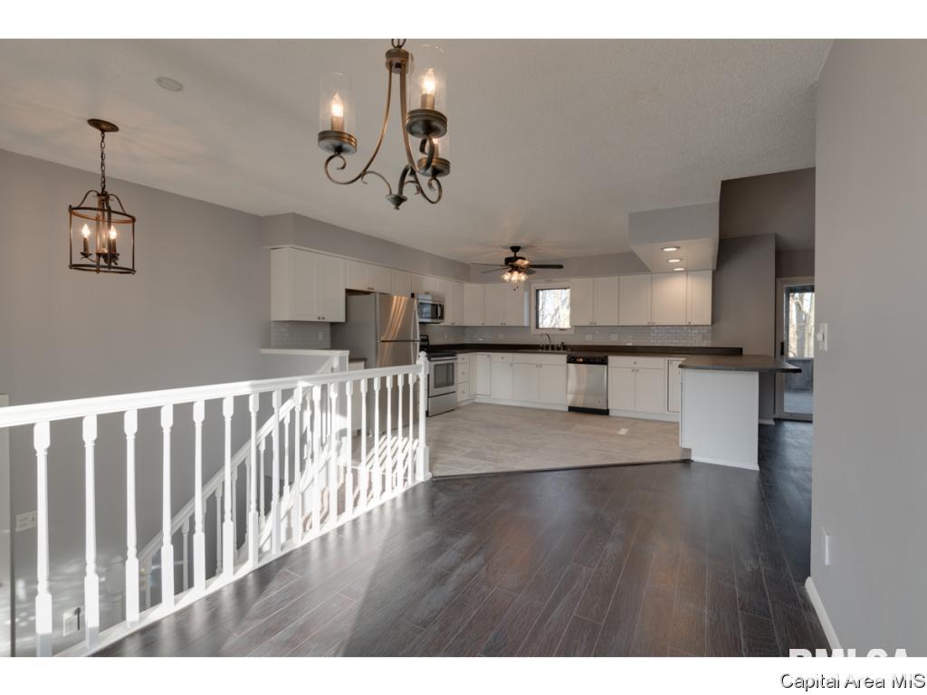 14 Holliday Springfield, IL 62702 - Photo 2 of 21