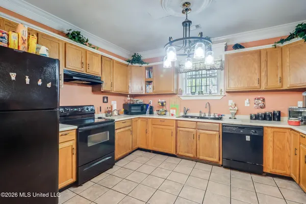 $299,000 | 1602 East Railroad Street, Gulfport, MS 39501