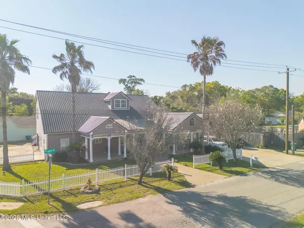 $299,000 | 1602 East Railroad Street, Gulfport, MS 39501