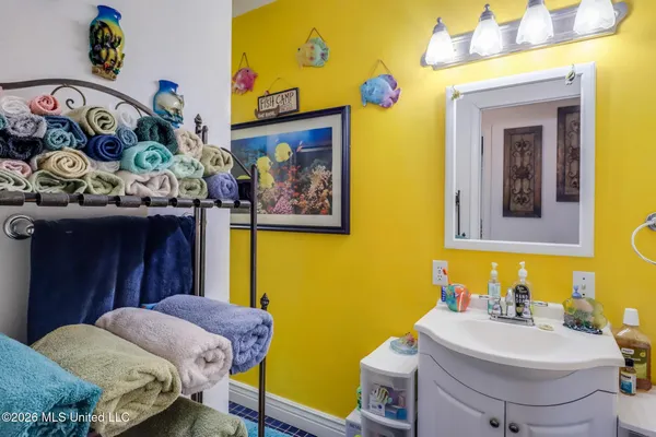 $299,000 | 1602 East Railroad Street, Gulfport, MS 39501