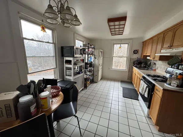 $2,200 | 78 Duncan Avenue, Unit 2, Cornwall-on-Hudson, NY 12520