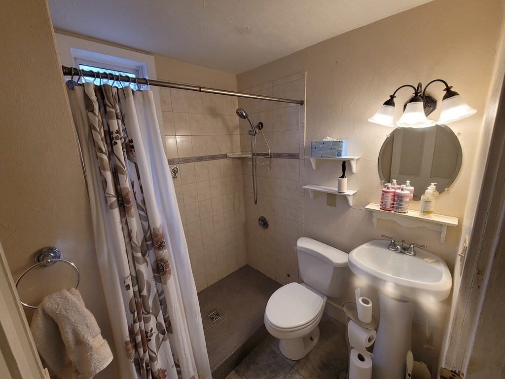 16 Bridge Street Amherst, MA 01002 - Photo 3 of 17 Gallery Image 3