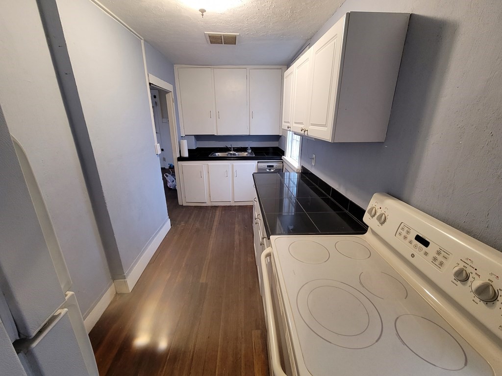 16 Bridge Street Amherst, MA 01002 - Photo 4 of 17 Gallery Image 4