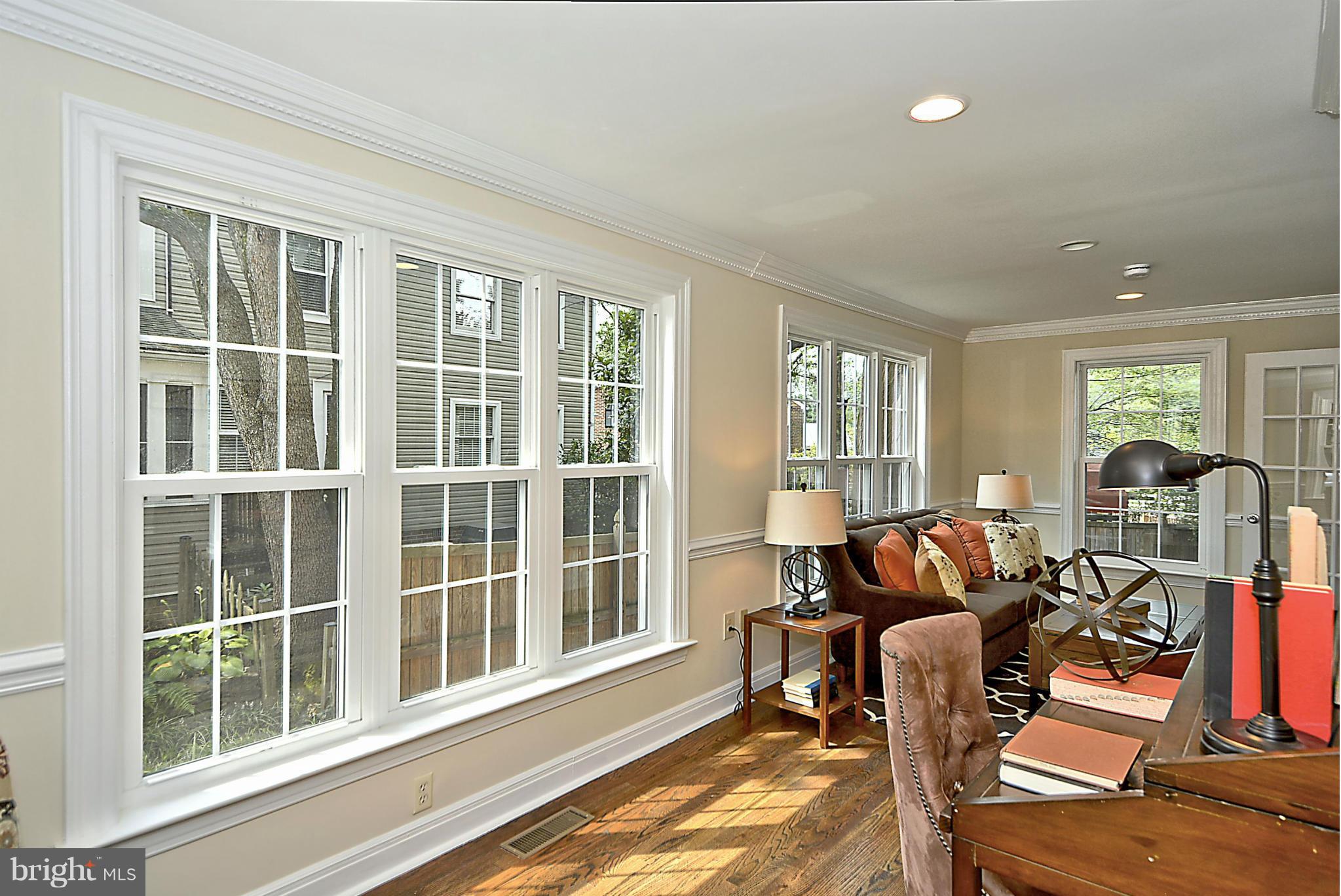 2604 Farm Road Alexandria, VA 22302 - Photo 11 of 30 Sun Room