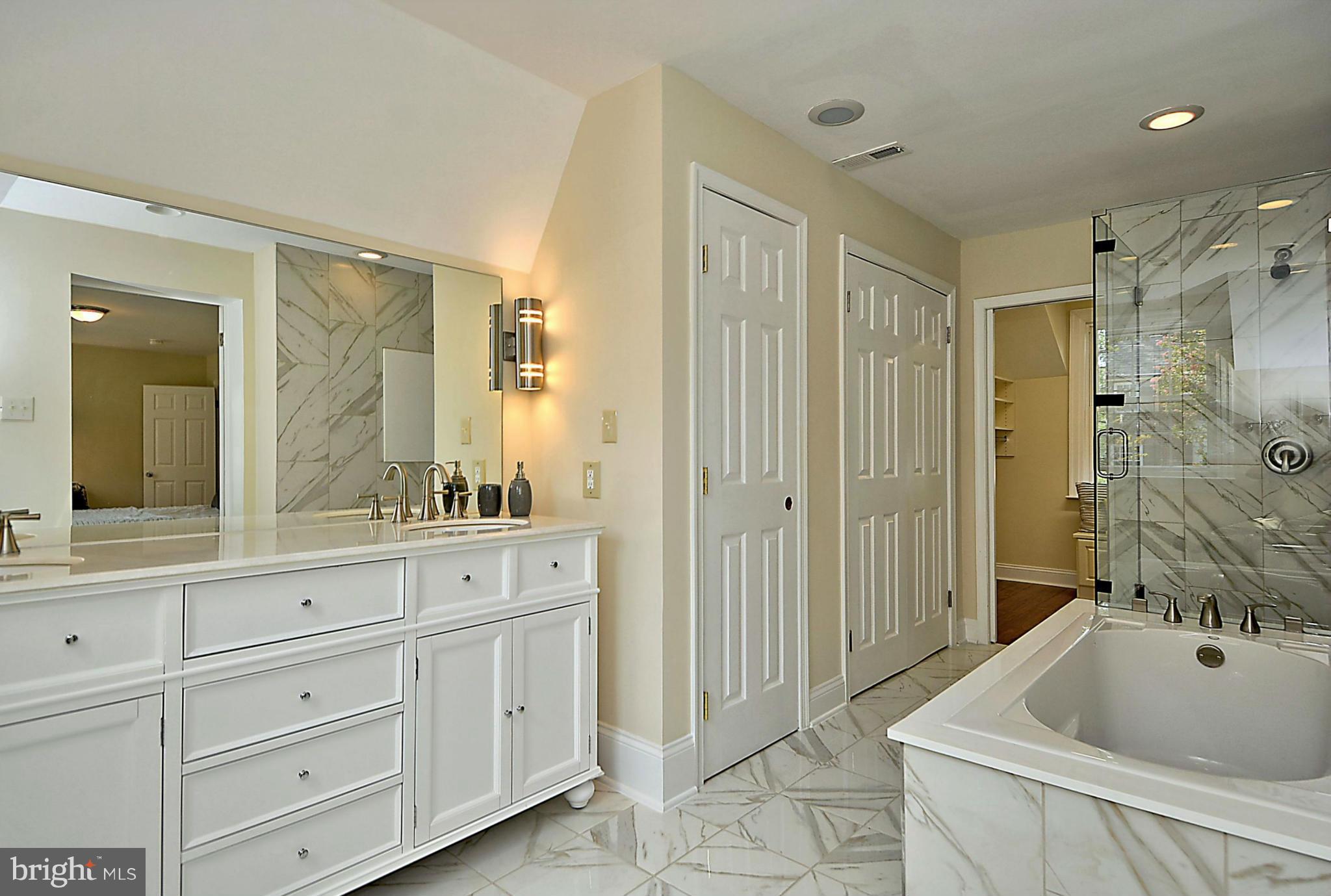 2604 Farm Road Alexandria, VA 22302 - Photo 17 of 30 Master Bath