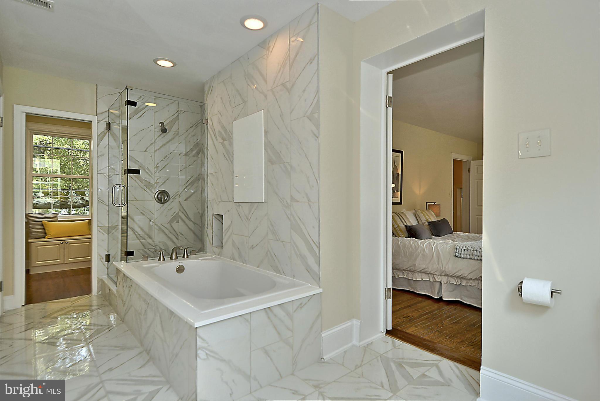 2604 Farm Road Alexandria, VA 22302 - Photo 18 of 30 Master Bath
