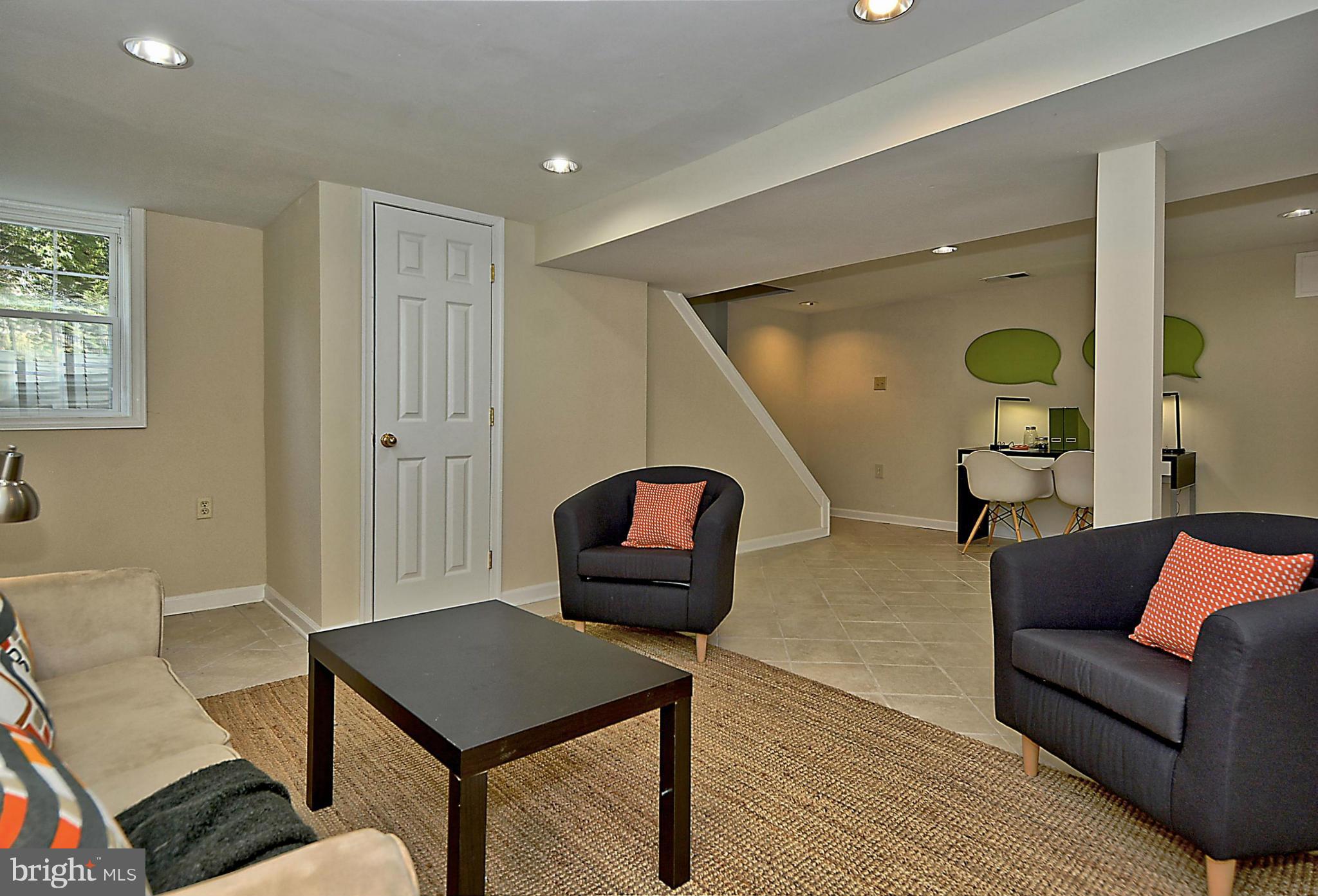 2604 Farm Road Alexandria, VA 22302 - Photo 23 of 30 Family Room