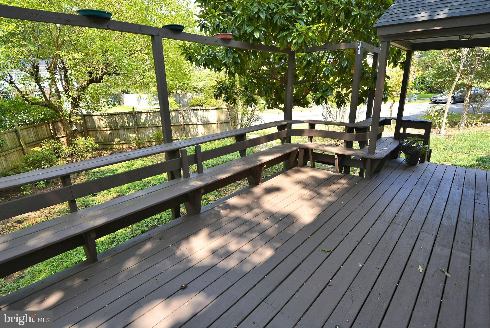 2604 Farm Road Alexandria, VA 22302 - Photo 27 of 30 Deck