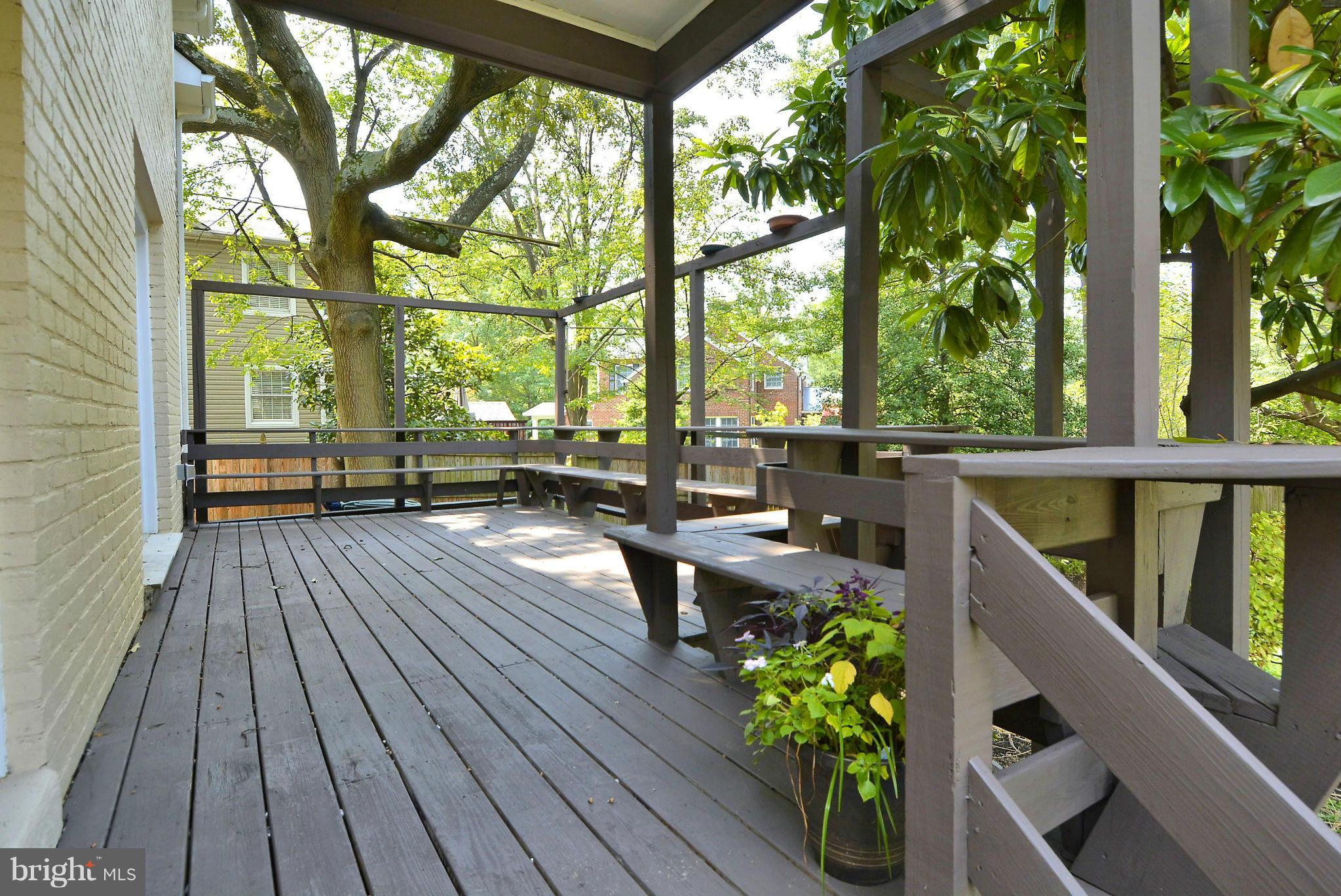 2604 Farm Road Alexandria, VA 22302 - Photo 28 of 30 Deck