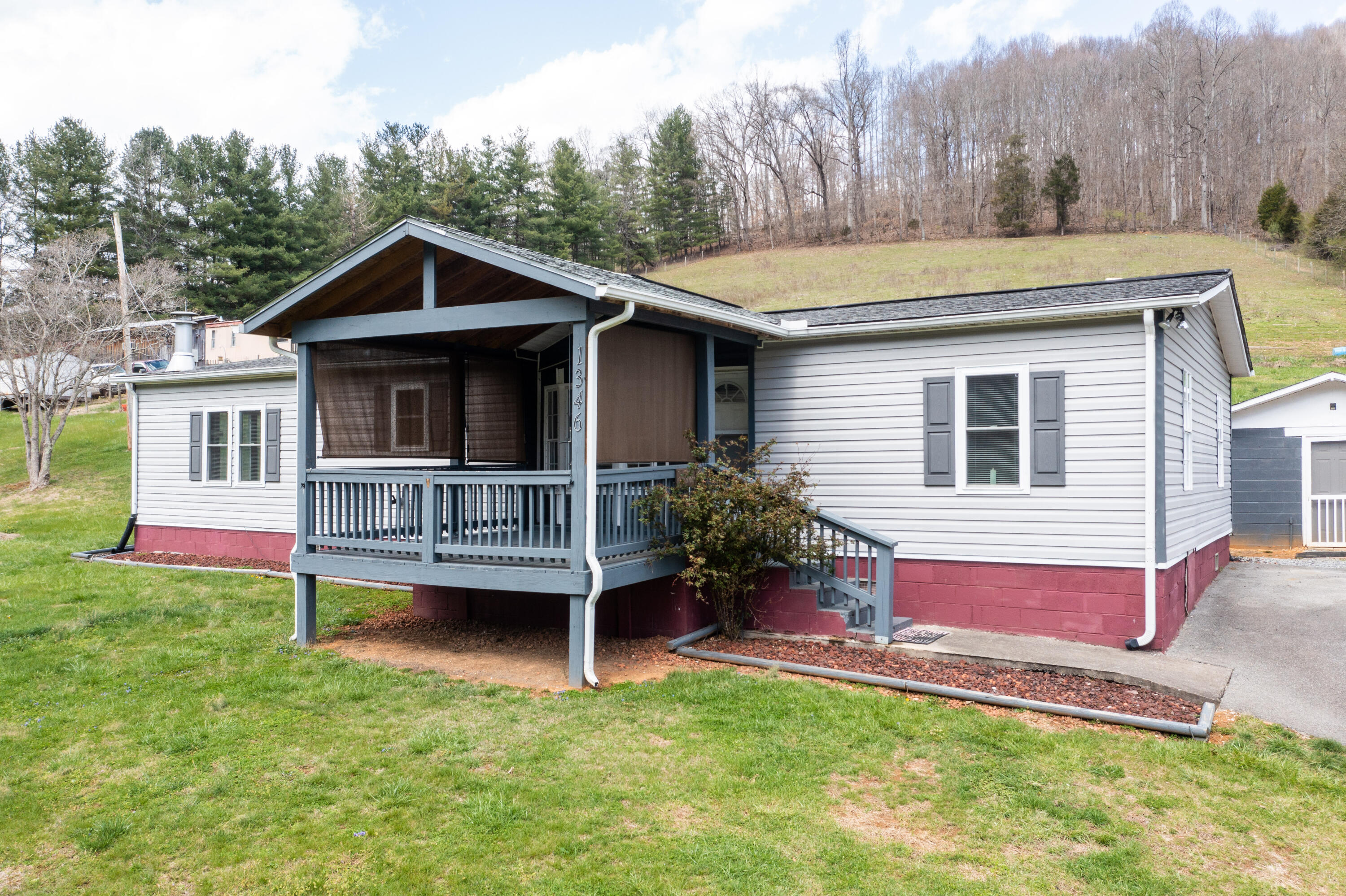 1346 Manville Road Gate City, VA 24251 - Photo 2 of 47 Manville Rd-50