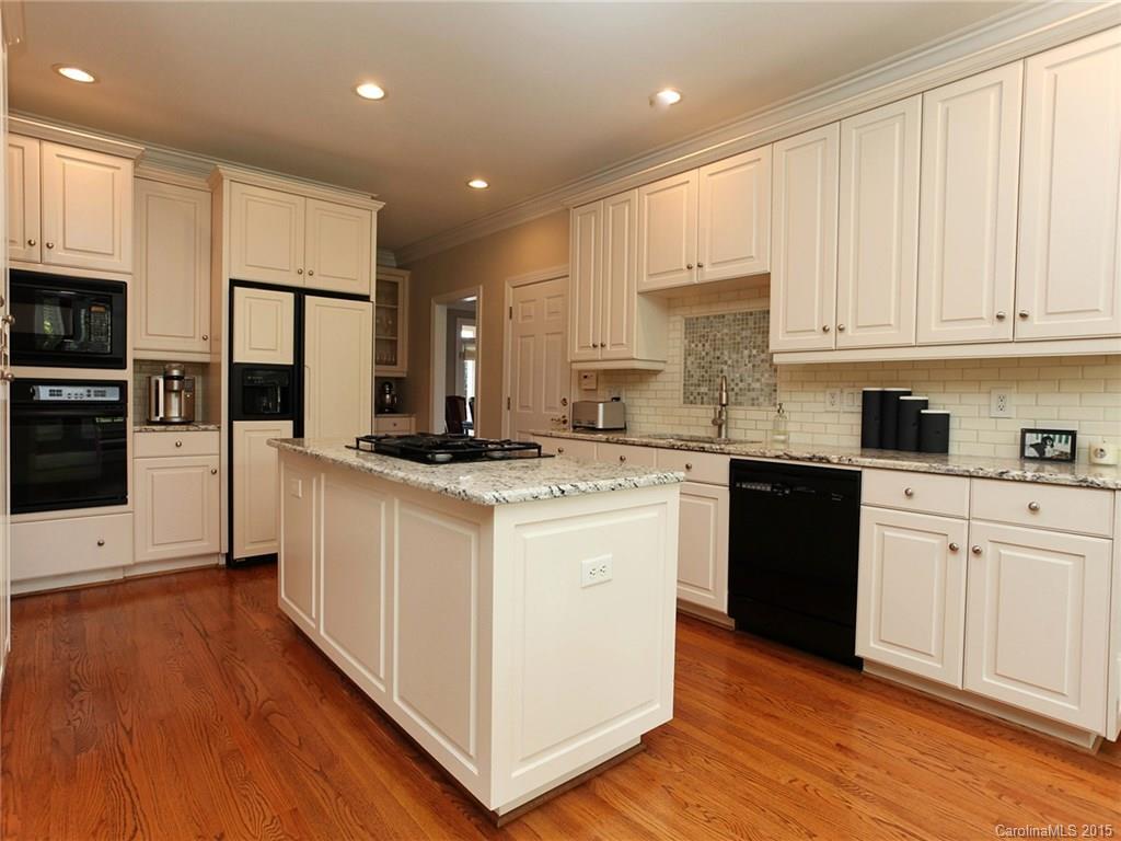 221 Edgewater Way Fort Mill, SC 29708 - Photo 10 of 24