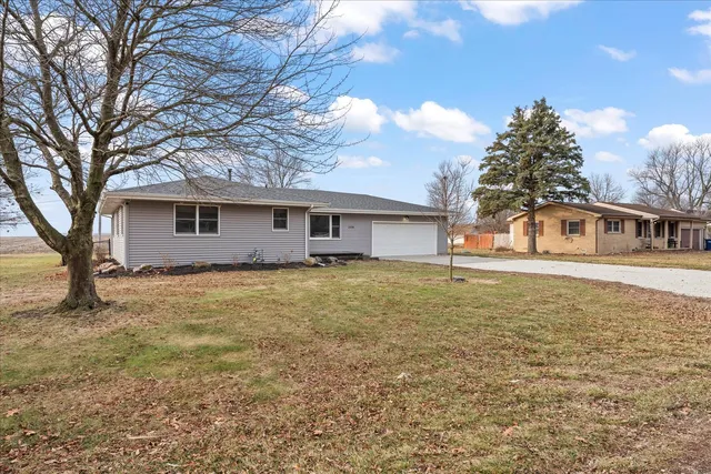 $229,900 | 208 East Newton Street, Mansfield, IL 61854