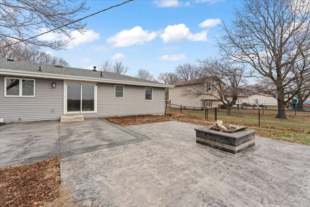 $229,900 | 208 East Newton Street, Mansfield, IL 61854