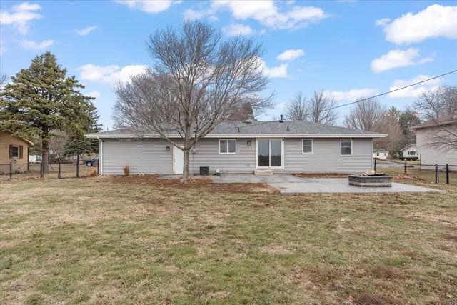 $229,900 | 208 East Newton Street, Mansfield, IL 61854