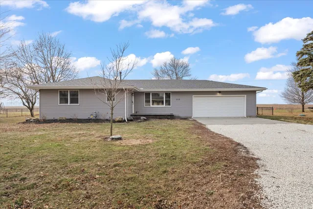 $229,900 | 208 East Newton Street, Mansfield, IL 61854