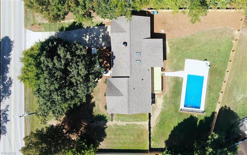 104 Dilworth Road High Point, NC 27265 - Photo 2 of 33 Gallery Image 2