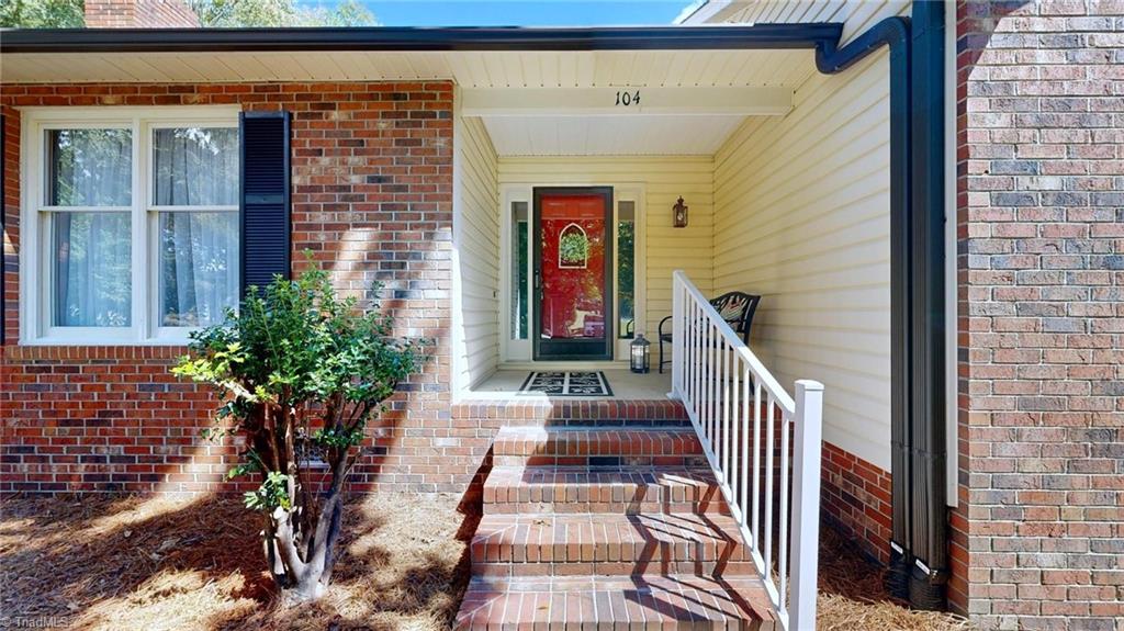 104 Dilworth Road High Point, NC 27265 - Photo 5 of 33 Gallery Image 5