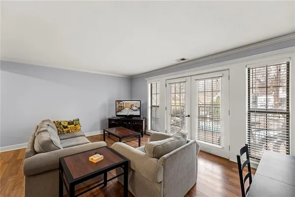 $190,000 | 4727 Jarboe Street, Unit 93, Kansas City, MO 64112