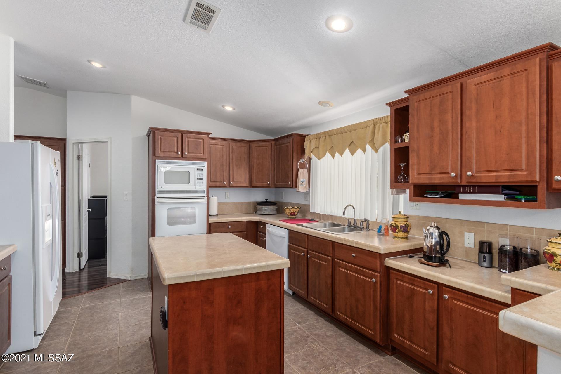 6955 North Sanders Road Tucson, AZ 85743 - Photo 11 of 27 Gallery Image 11