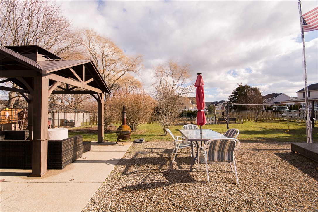 1683 West Main Road Middletown, RI 02842 - Photo 33 of 40