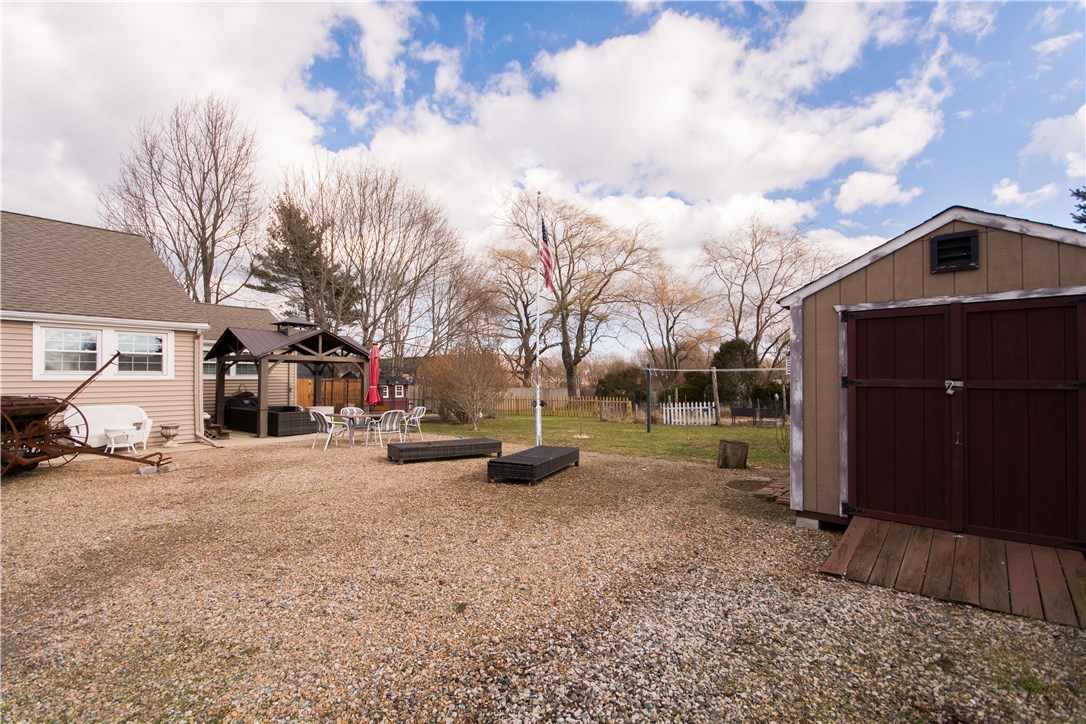 1683 West Main Road Middletown, RI 02842 - Photo 36 of 40