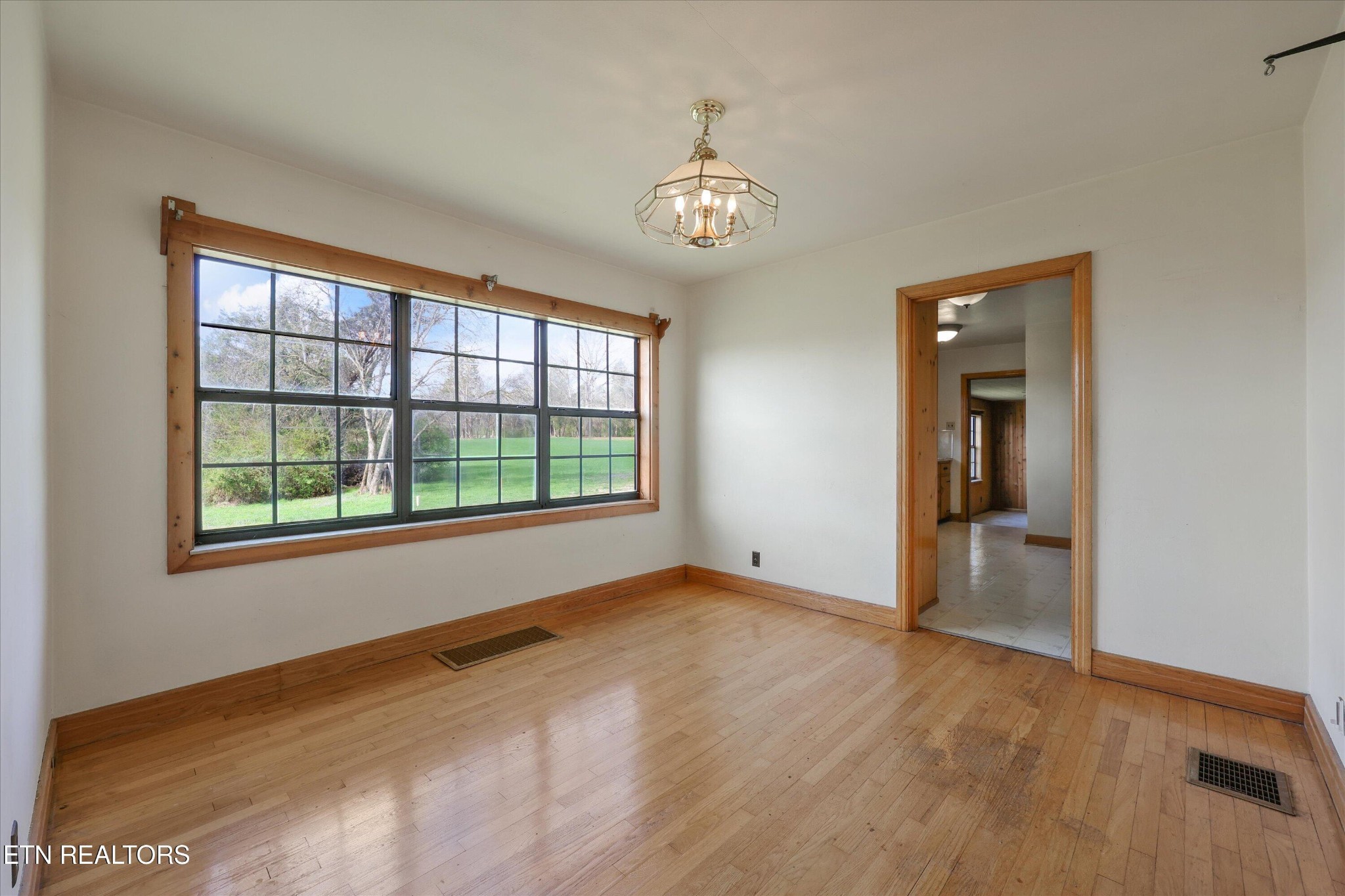 555 Binfield Road Maryville, TN 37801 - Photo 7 of 30 Gallery Image 7