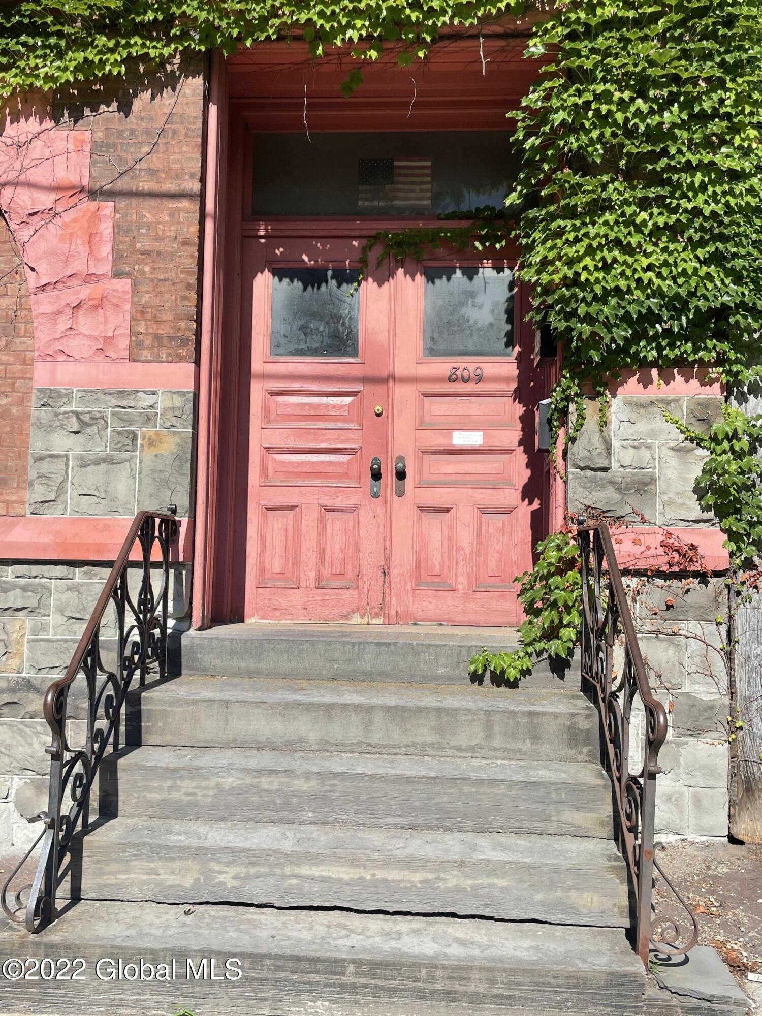 809 River Street Troy, NY 12180 - Photo 3 of 20 IMG_6965