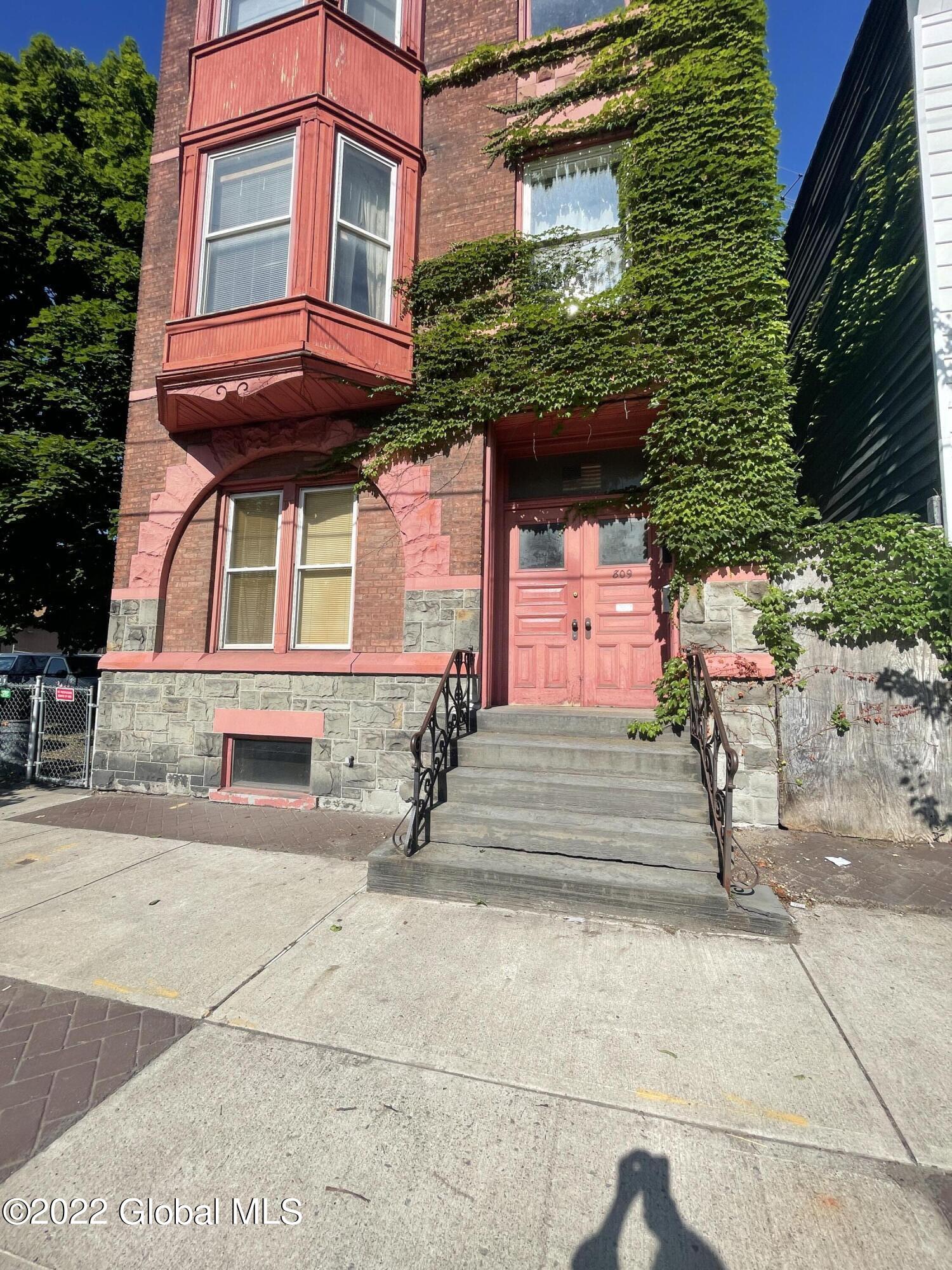 809 River Street Troy, NY 12180 - Photo 4 of 20 IMG_6964
