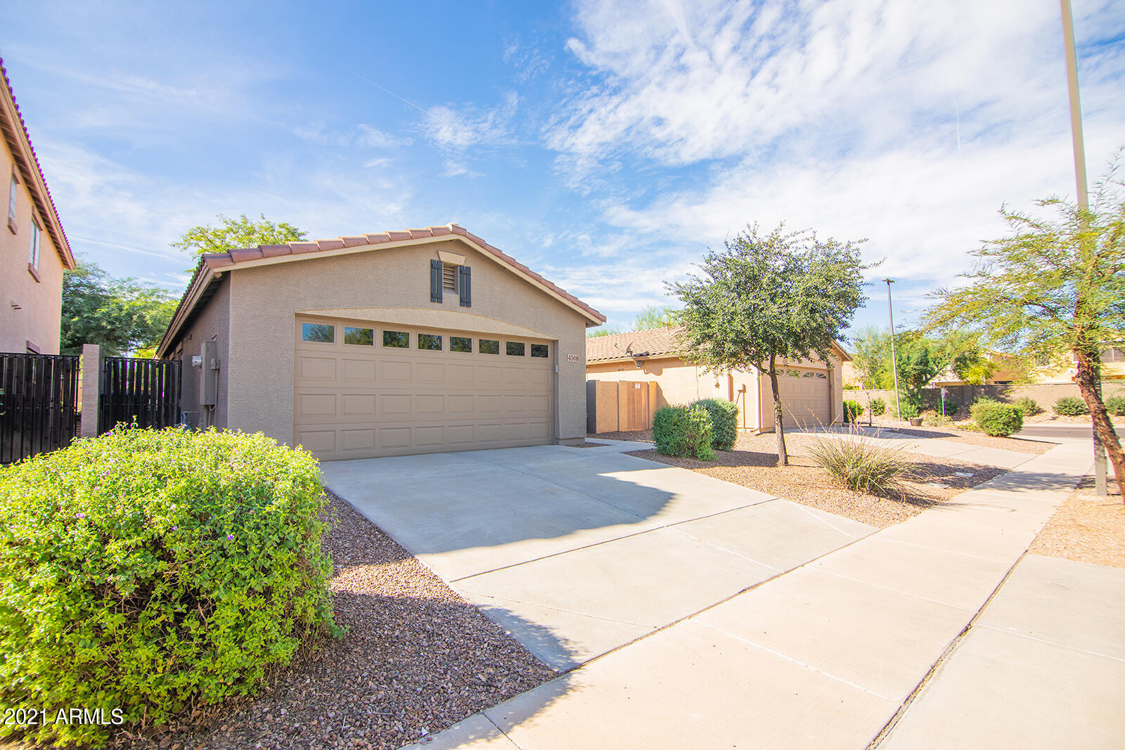 4308 South Rim Court Gilbert, AZ 85297 - Photo 3 of 45 rim41