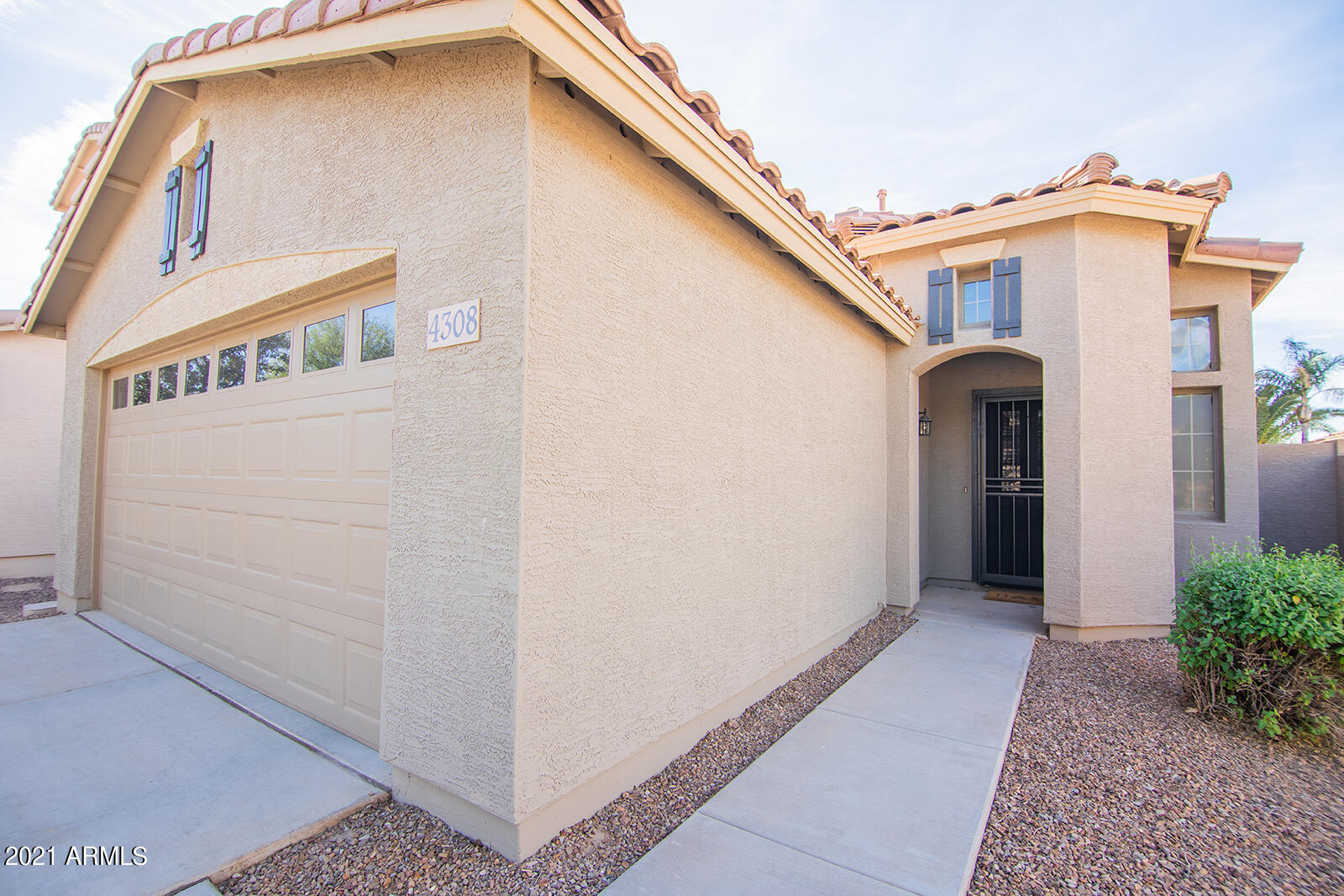4308 South Rim Court Gilbert, AZ 85297 - Photo 4 of 45 rim38