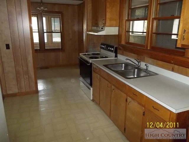 2059 Laurel Fork Road Vilas, NC 28692 - Photo 8 of 12 Gallery Image 8