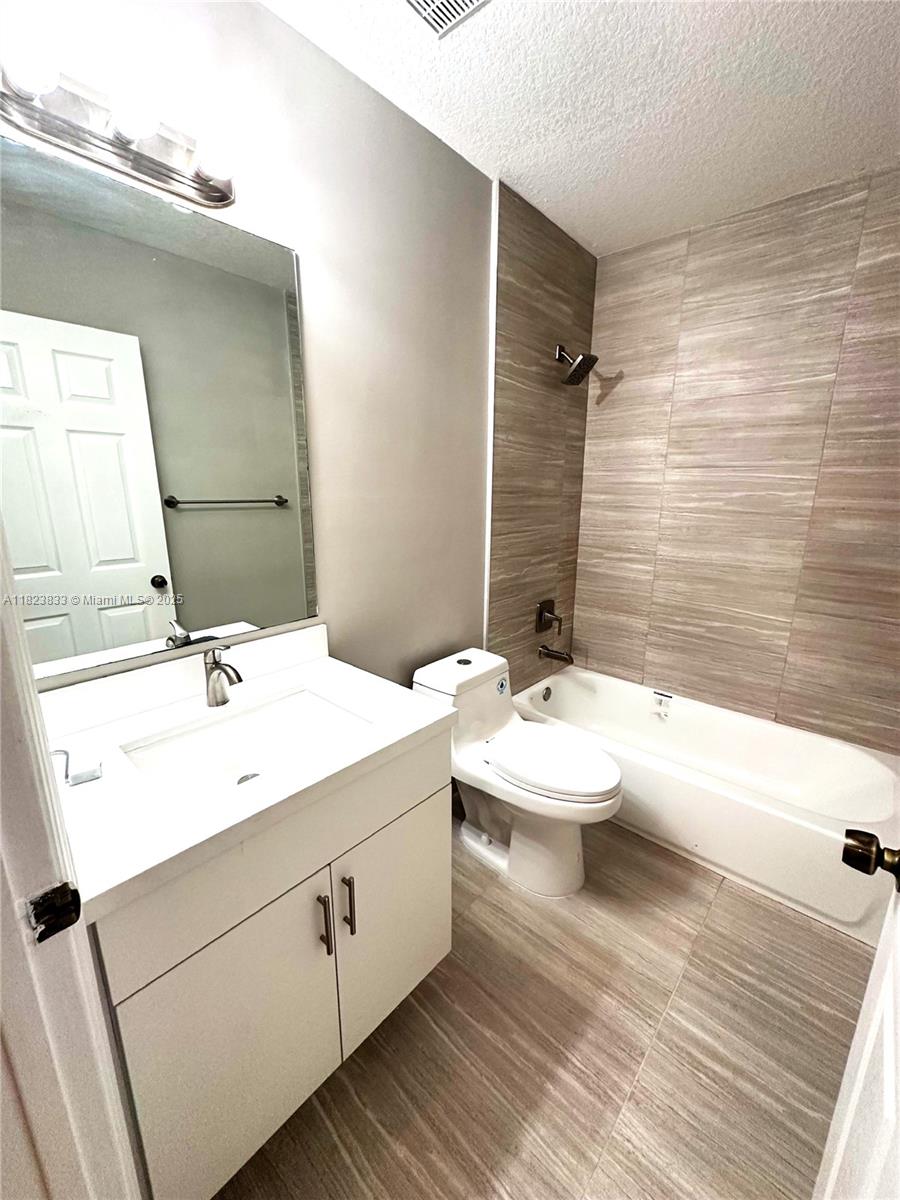 12010 Southwest 268th Street, Unit 37 Homestead, FL 33032 - Photo 12 of 19