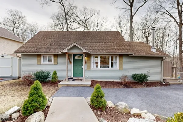 $2,450 | 319 Midway Drive, Vernon, NJ 07422