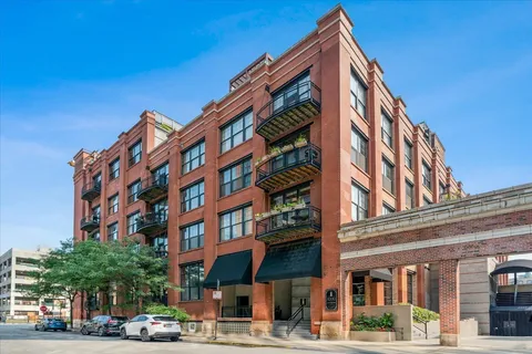 $775,000 | 1000 West Washington Boulevard, Unit 132, Chicago, IL 60607