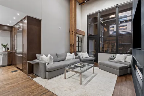 $775,000 | 1000 West Washington Boulevard, Unit 132, Chicago, IL 60607