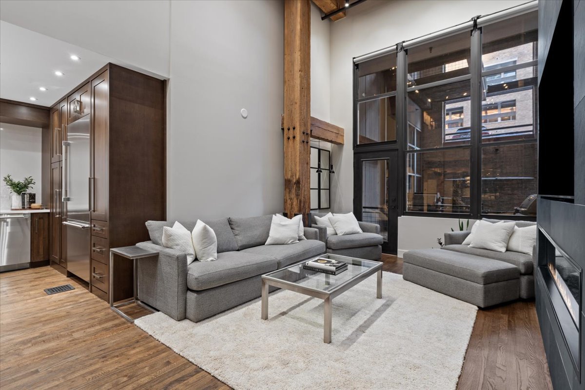 1000 West Washington Boulevard, Unit 132 Chicago, IL 60607 - Photo 11 of 37