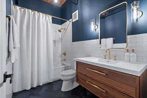 $775,000 | 1000 West Washington Boulevard, Unit 132, Chicago, IL 60607