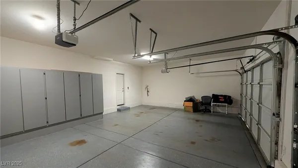 $2,595 | 10668 Berkshire Woods Avenue, Las Vegas, NV 89166