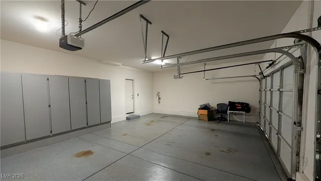 $2,595 | 10668 Berkshire Woods Avenue, Las Vegas, NV 89166